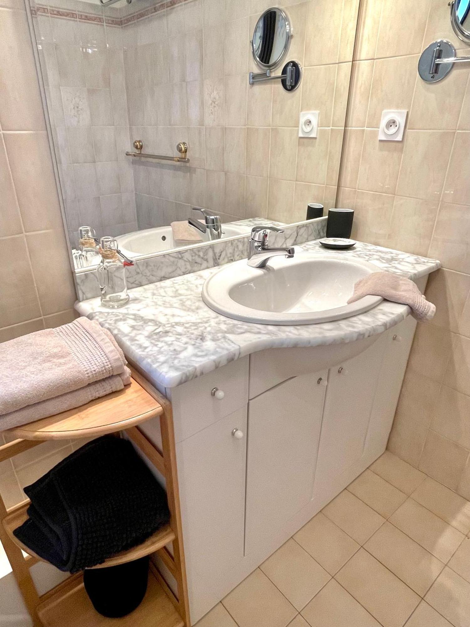 Appartement Plage Et Nature Saint-Raphaël Екстериор снимка