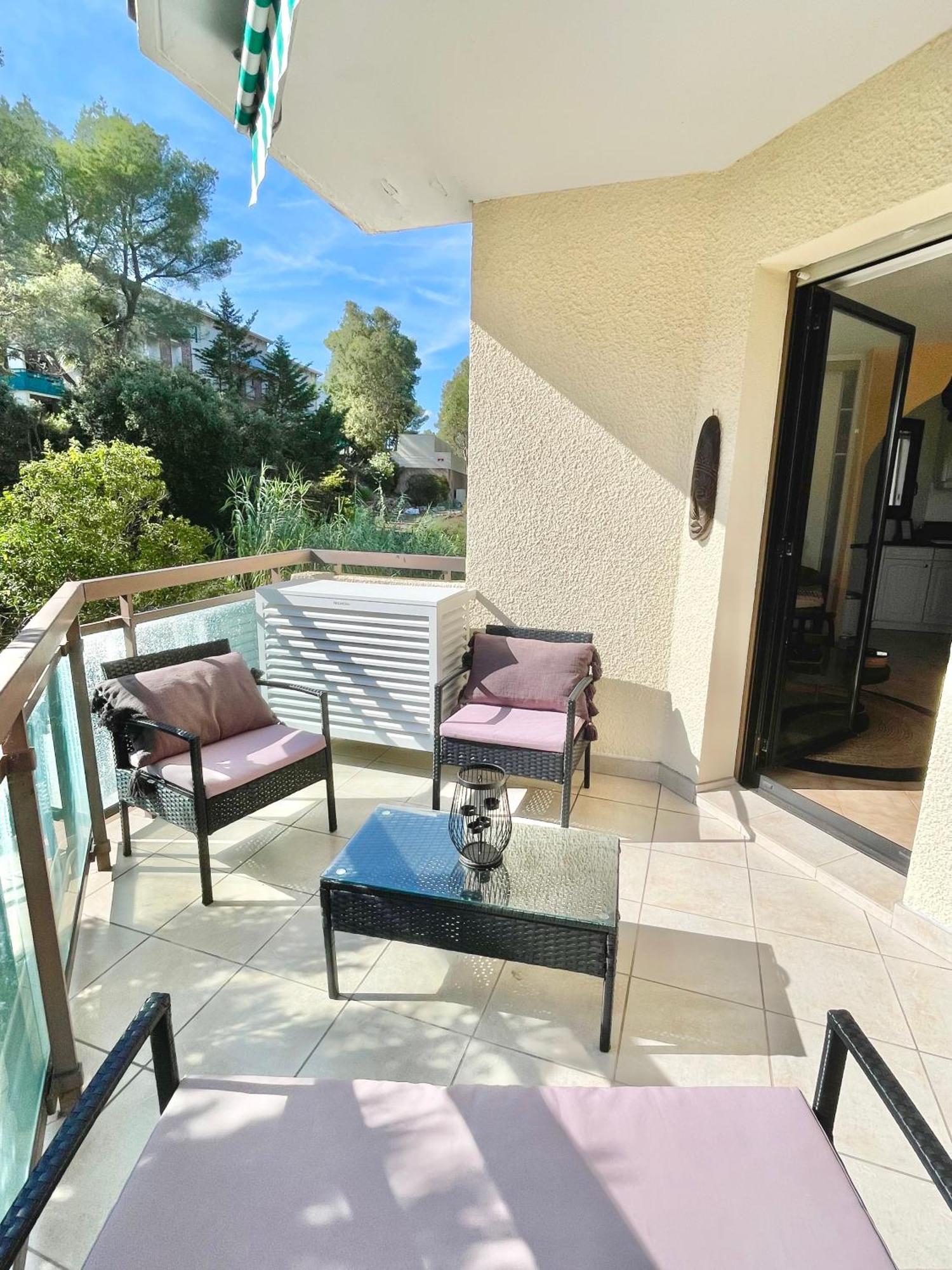 Appartement Plage Et Nature Saint-Raphaël Екстериор снимка